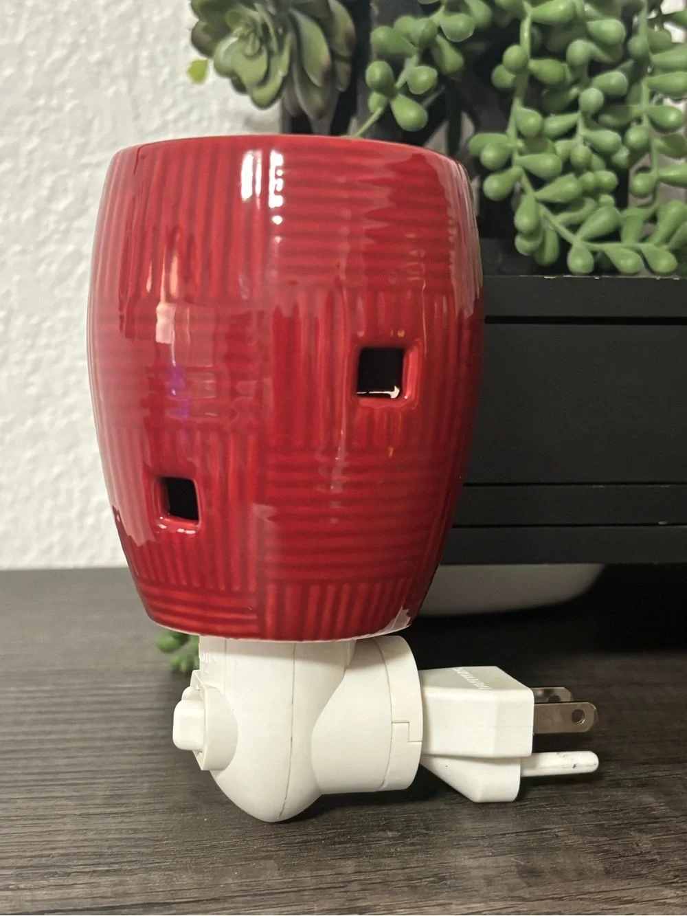 Scentsy Ceramic Plug-In Wax Warmer - Red or Blue
